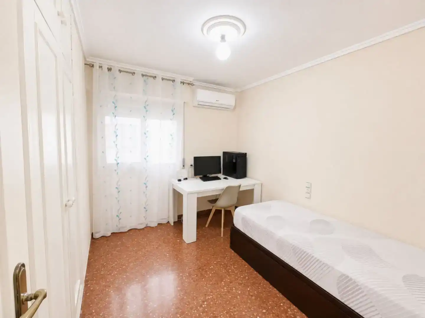 Habitación de Piso en venta en Gandia con Aire acondicionado y Balcón