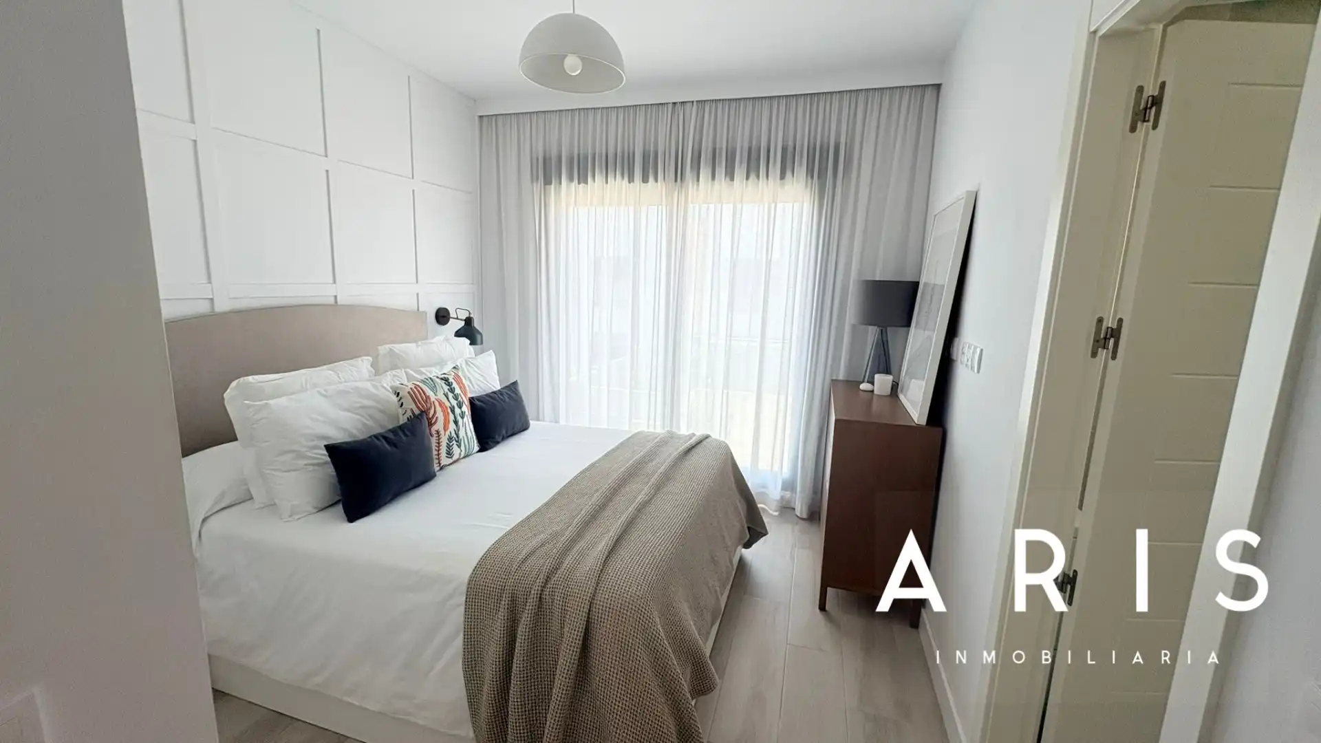 Habitación de Casa adosada en venta en Alhaurín de la Torre con Aire acondicionado, Jardín privado y Parquet