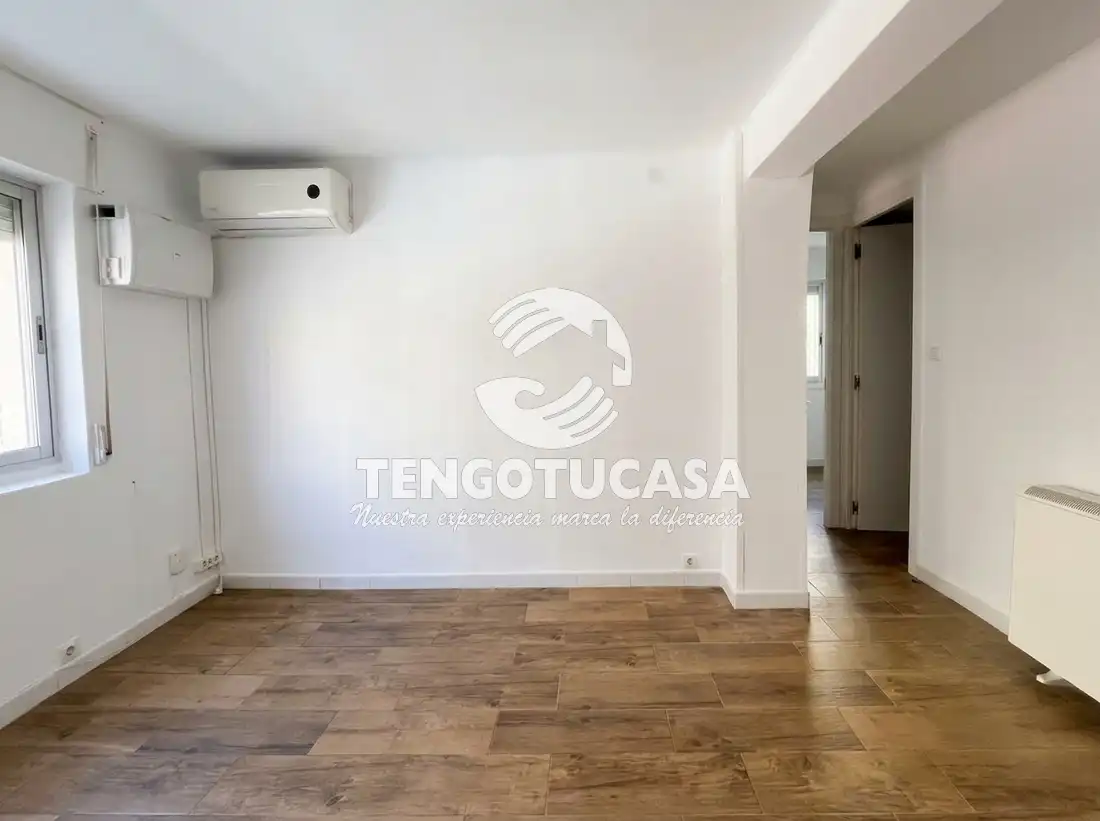 Piso en venta en Calle de María Teresa Sáenz de Heredia, 22, Ventas