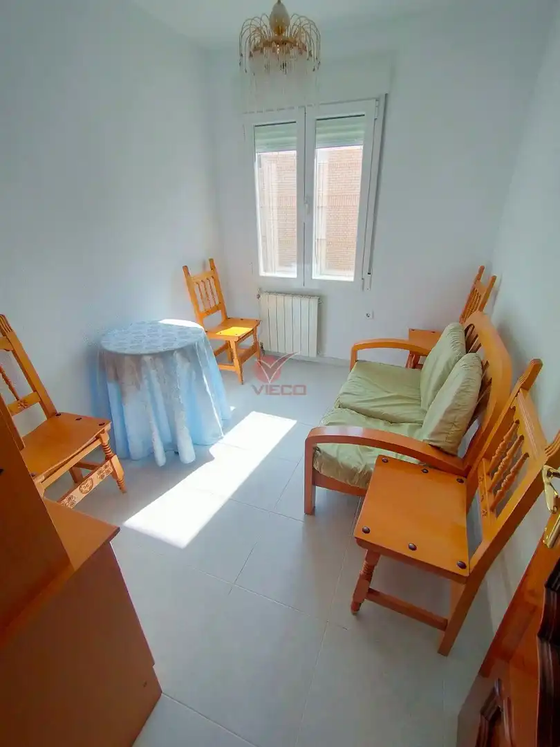 Schlafzimmer von Wohnung zur Miete in Cuenca mit Heizung, Terrasse und Möbliert
