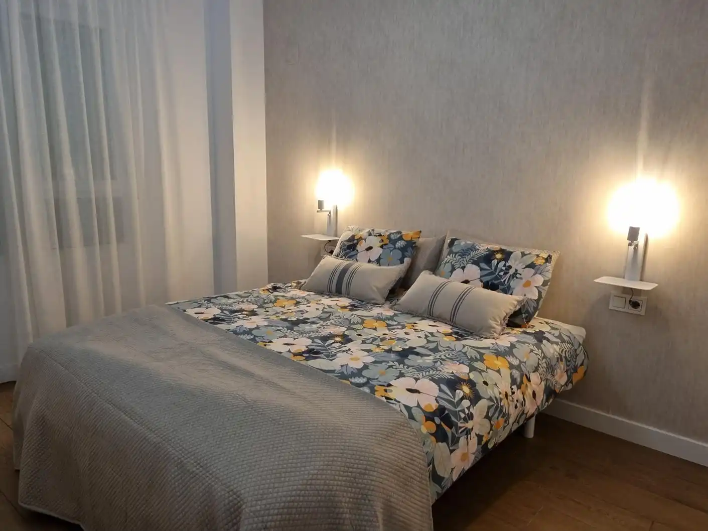Dormitori de Apartament de lloguer en Torrox amb Aire condicionat, Calefacció i Jardí privat