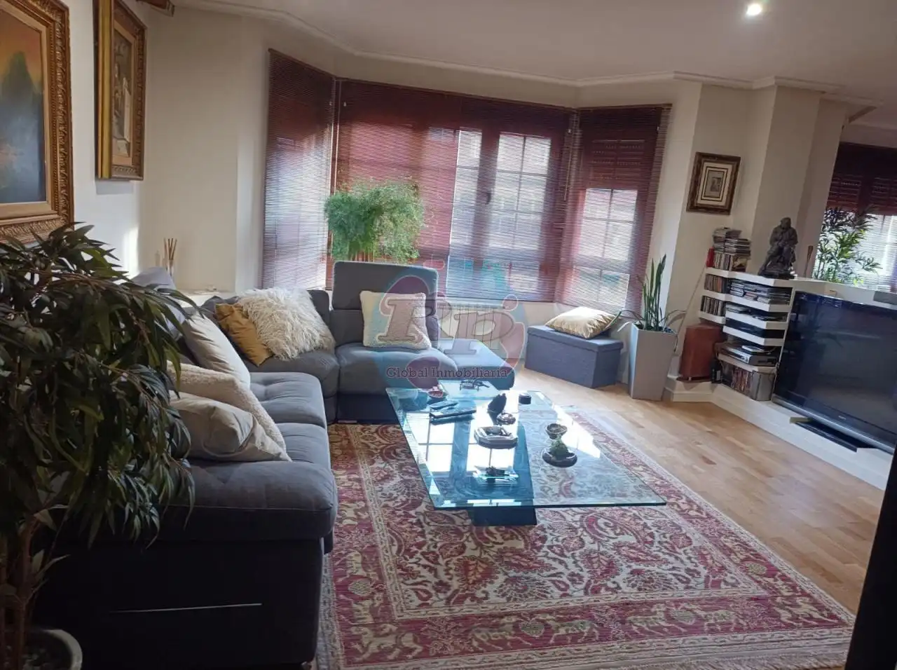 Sala de estar de Casa o chalet en venta en Sariegos con Calefacción, Jardín privado y Parquet