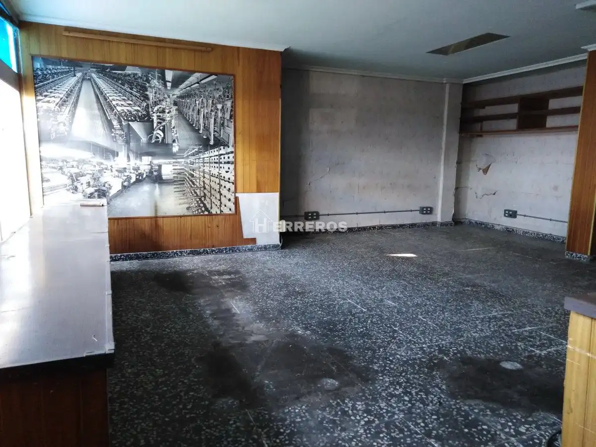 Local commercial à vendre à AVDA. DE NAVARRA, imagen 2