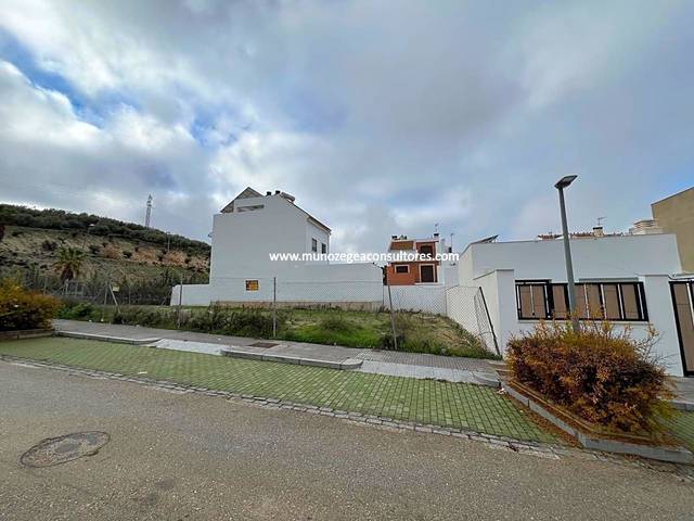 Terreno residencial en Venta en Calle Ue S13 Vial C en Jardin Lucena