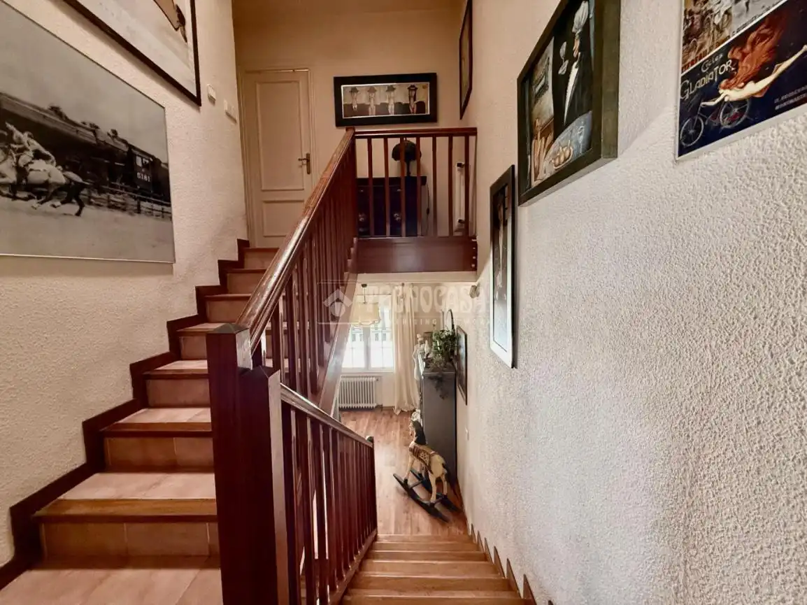 Casa adosada en venda en Villanueva de la Cañada amb Calefacció, Jardí privat i Moblat