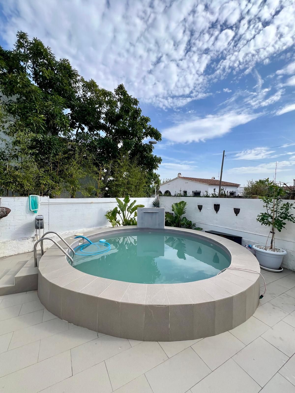 Swimming pool of House or chalet for sale in Roses  with Air Conditioner, Heating and Private garden