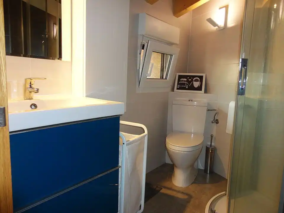 Bathroom of Houses for sale in Salas de los Infantes  with Heating and Furnished