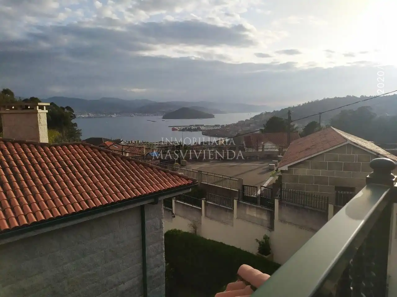 Vista exterior de Casa o xalet en venda en Poio amb Terrassa i Piscina