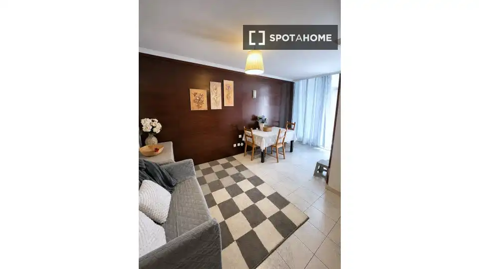 Vista exterior de Apartamento para compartir en Madrid con Aire acondicionado, Calefacción y Terraza