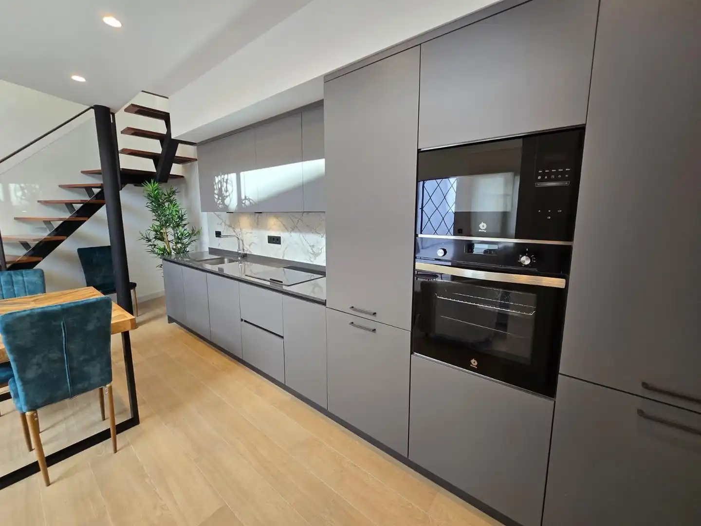Küche von Maisonette zur Miete in Sanlúcar la Mayor mit Klimaanlage, Terrasse und Möbliert