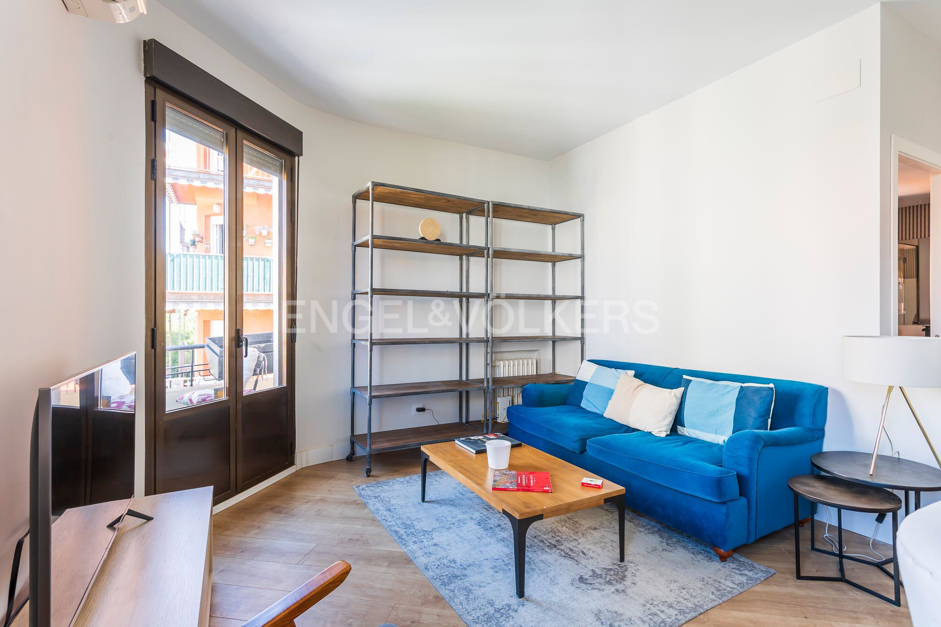 Sala d'estar de Apartament de lloguer en  Madrid Capital amb Aire condicionat, Calefacció i Terrassa