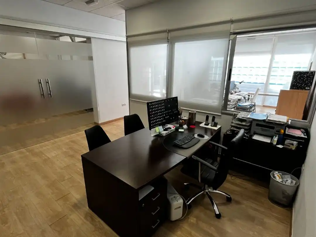 Business premises to rent in Avenida Joan Servera Camps 34, imagen 6