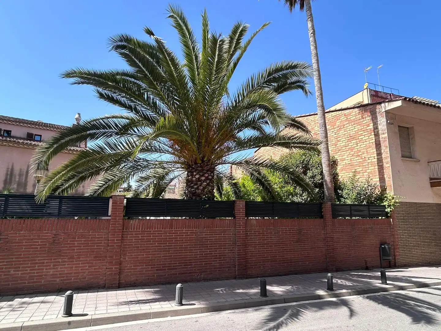 Exterior view of Garage for sale in Sant Joan Despí