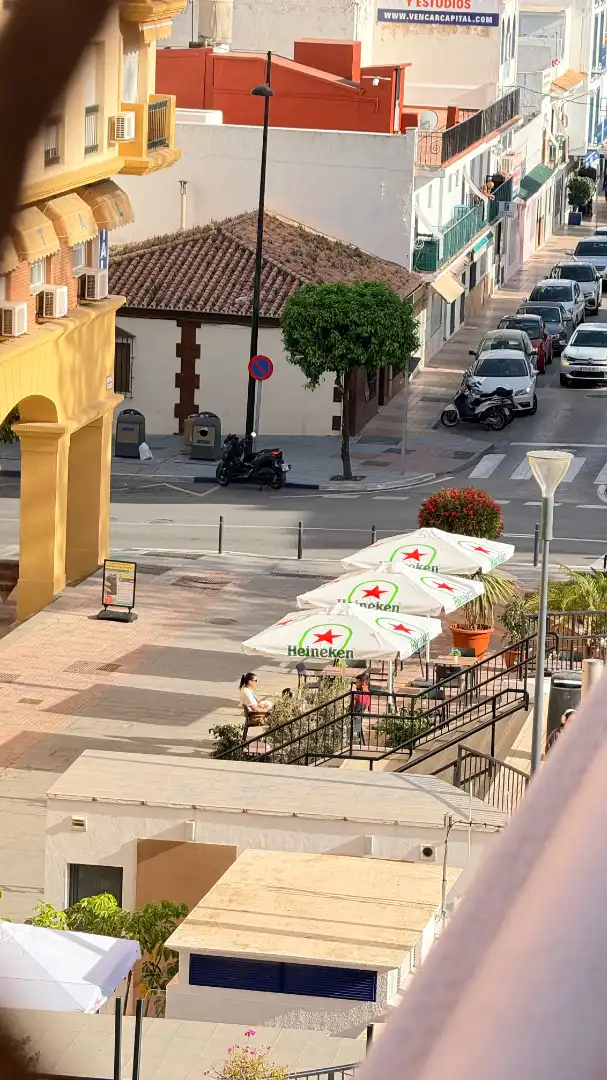 Vista exterior de Piso en venta en Marbella con Terraza, Amueblado y Horno