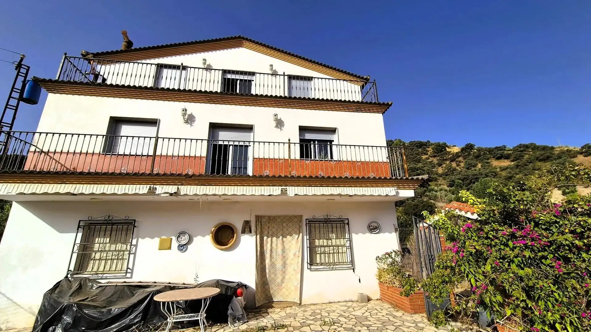 Casa con jardín en venta en Algarinejo