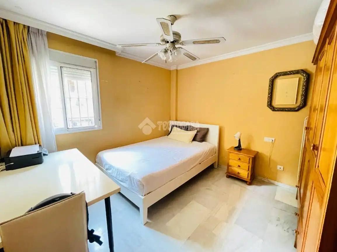 Bedroom of Flat for sale in Fuengirola  with Balcony