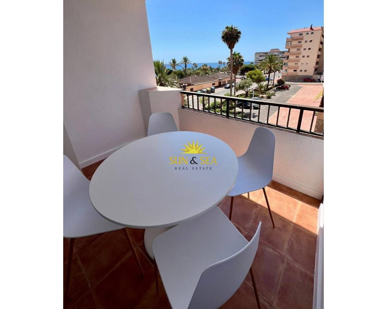 Terraza de Apartamento de alquiler en Torrevieja con Calefacción, Amueblado y Lavadora