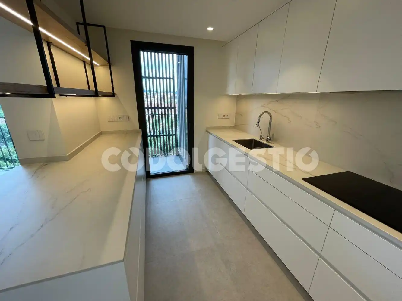 Flat for rent in Mossèn Gudiol, 9, Centre