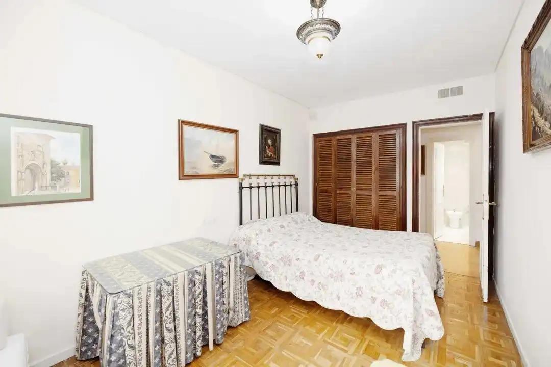 Piso con balcón en venta en Paseo REDING, imagen 17