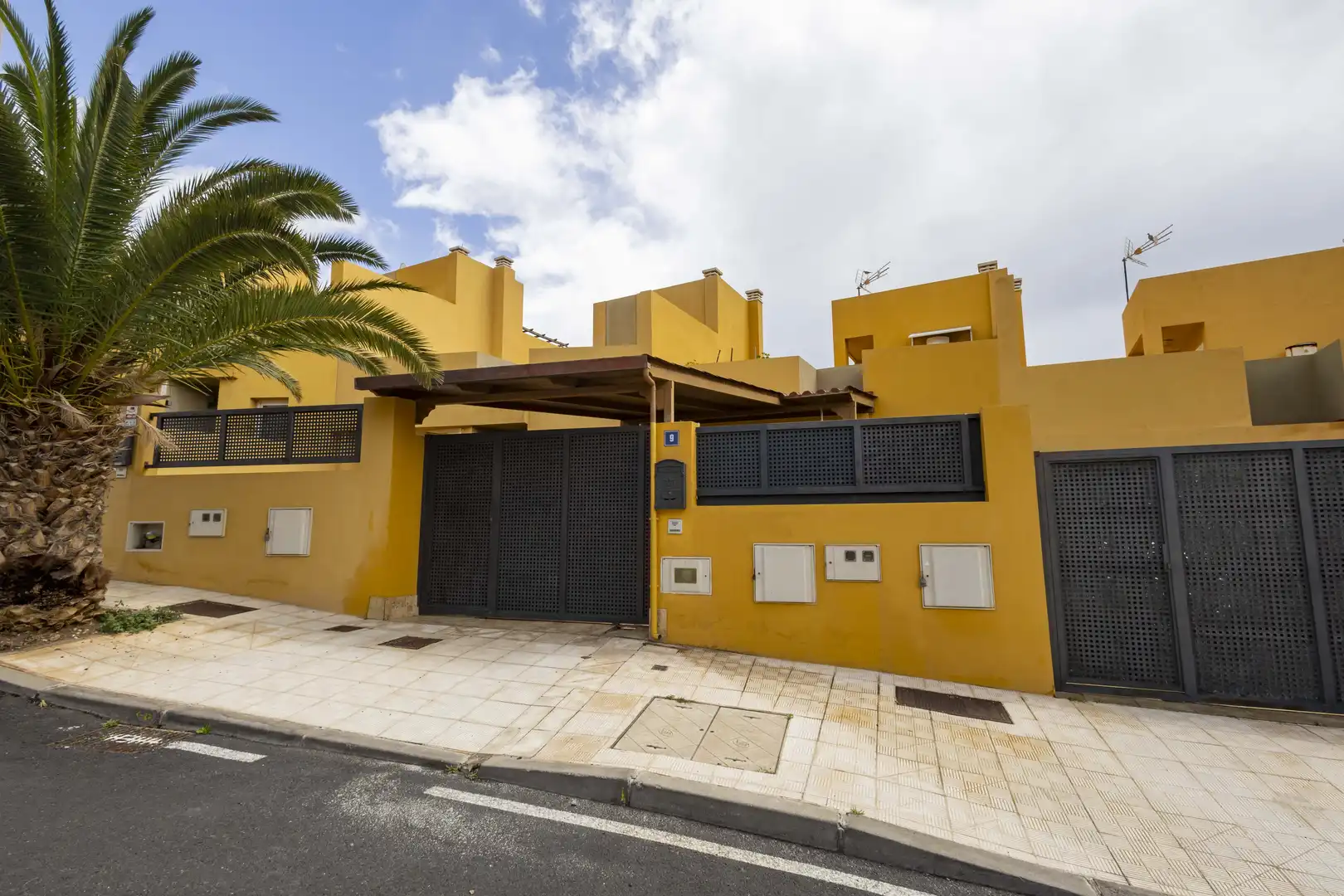 Vista exterior de Casa adosada en venda en Santa Cruz de Tenerife amb Terrassa