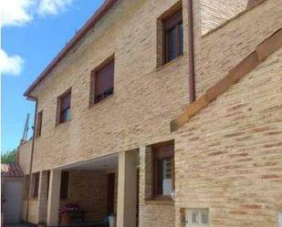 Exterior view of Single-family semi-detached for sale in  Zaragoza Capital