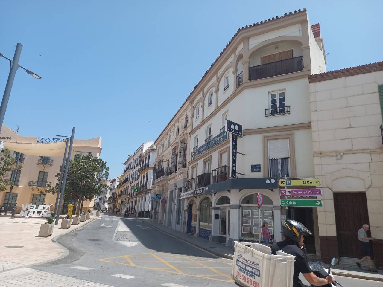 Vista exterior de Pis en venda en Vélez-Málaga amb Aire condicionat, Terrassa i Balcó
