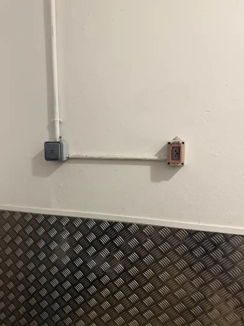 Trastero en venta en L'Hospitalet de Llobregat con Alarma