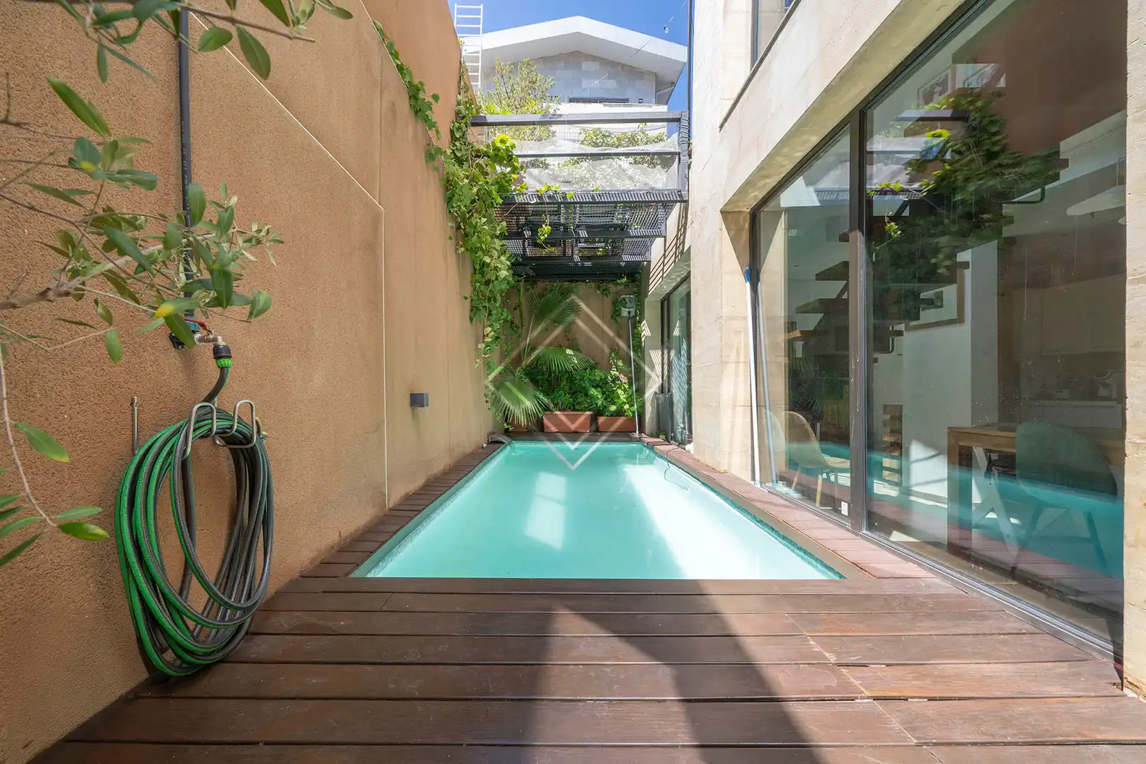 Piscina de Casa o xalet en venda en Madrid amb Aire condicionat, Calefacció i Terrassa