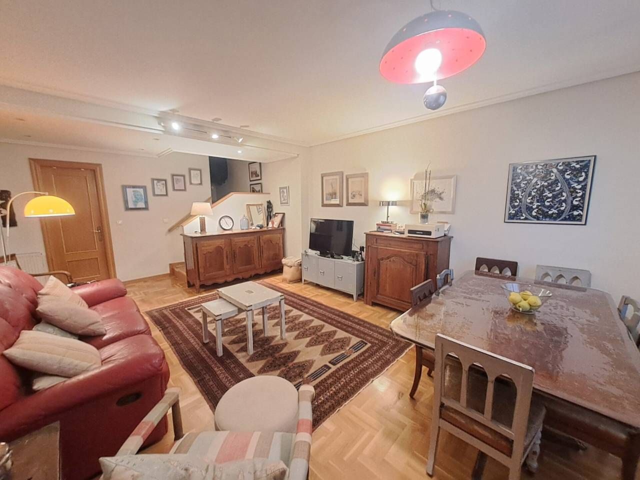 Sala d'estar de Pis en venda en Burgos Capital amb Calefacció, Parquet i Terrassa