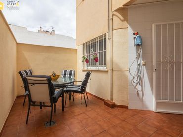 Apartment with balcony for sale in El Altet