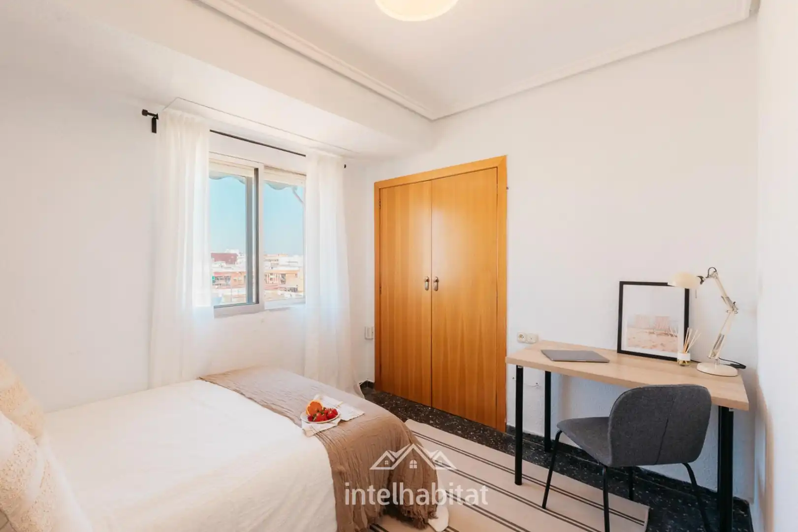 Bedroom of Flat for sale in Mislata  with Air Conditioner, Furnished and Balcony