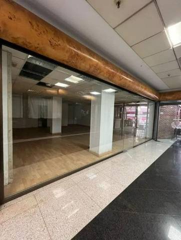 Local comercial en Alquiler en Ensanche - Diputación