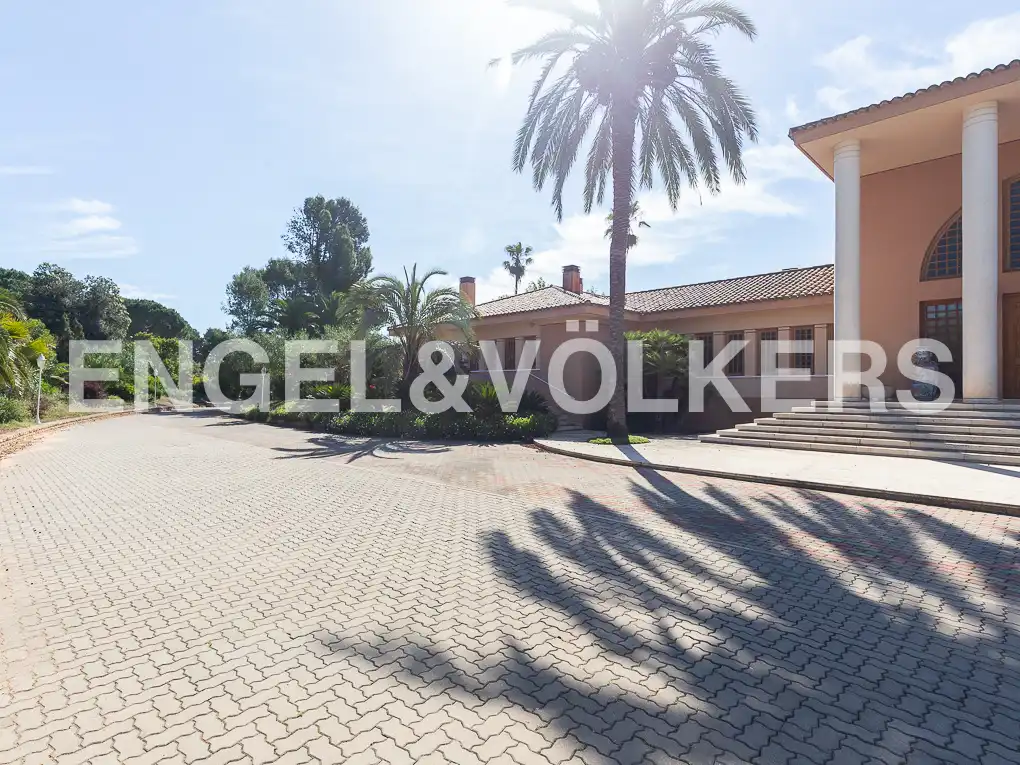 Exterior view of Houses for sale in Ontinyent  with Air Conditioner, Heating and Private garden
