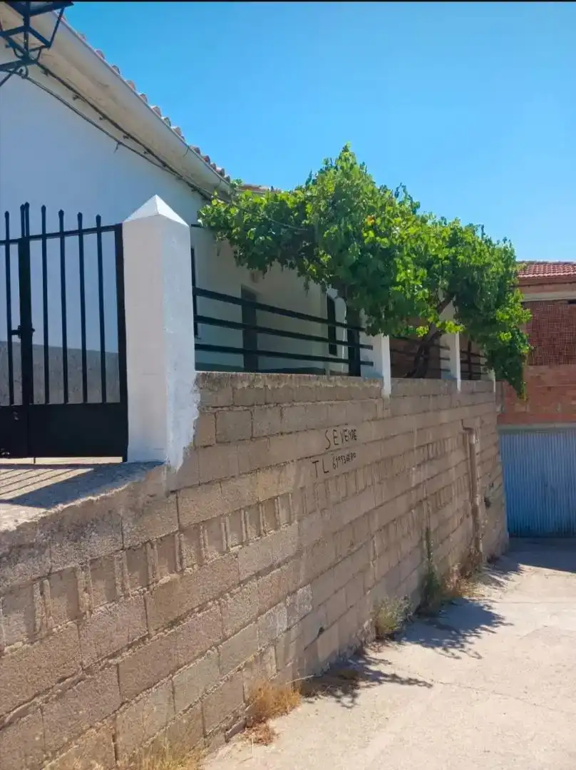 Vista exterior de Planta baixa en venda en Villarrodrigo amb Moblat