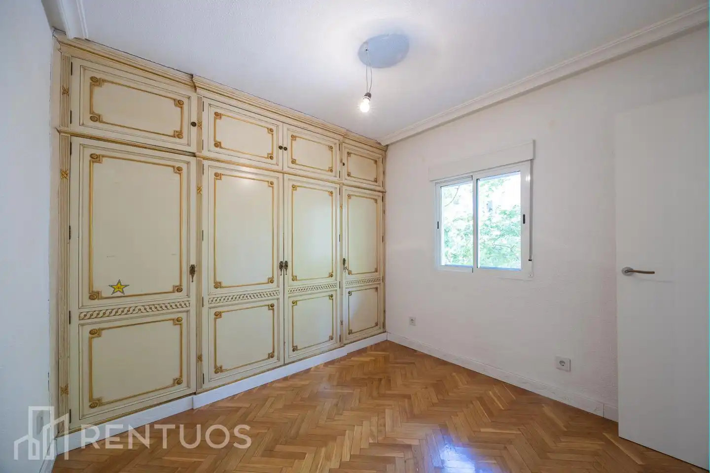 Flat for rent in Calle Parque de Cabañeros, Parque Lisboa - La Paz