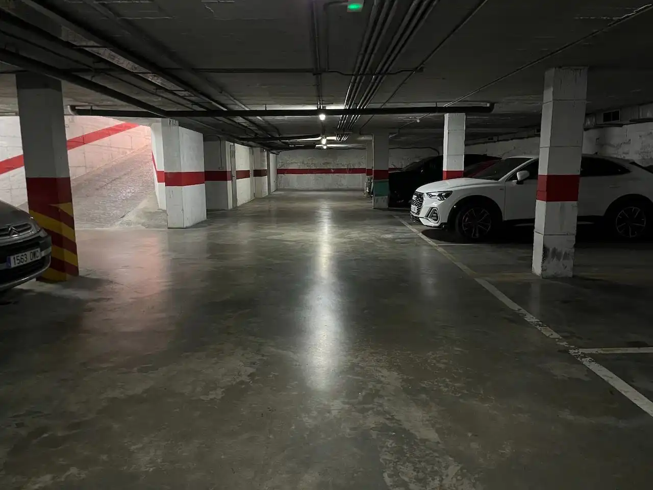 Parking de Ático de alquiler en Vélez-Málaga con Aire acondicionado, Calefacción y Terraza