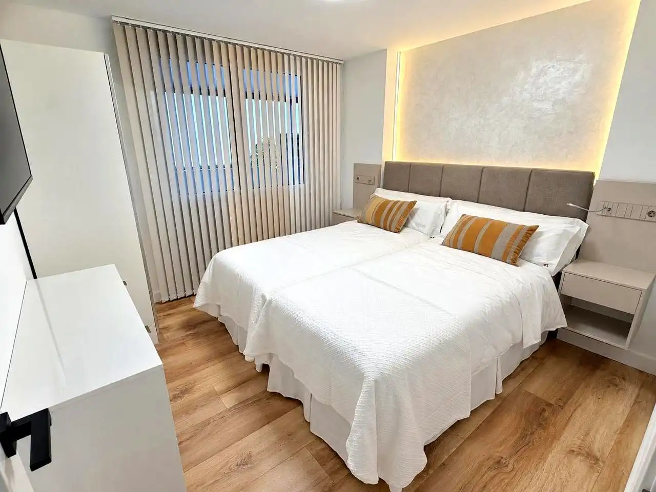 Bedroom of Attic for sale in Santa Cruz de Tenerife  with Air Conditioner, Terrace and Storage room