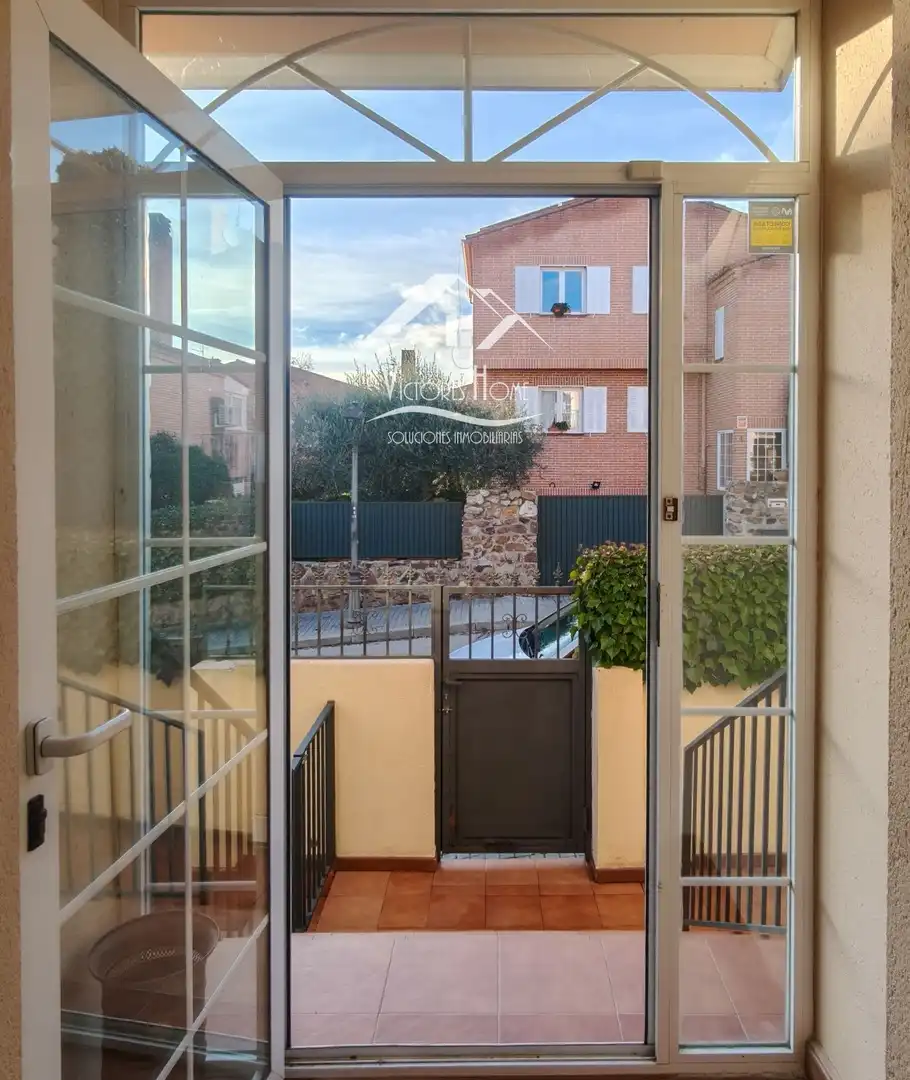 Terrasse von Einfamilien-Reihenhaus zum Verkauf in San Agustín del Guadalix mit Klimaanlage, Heizung und Parkett