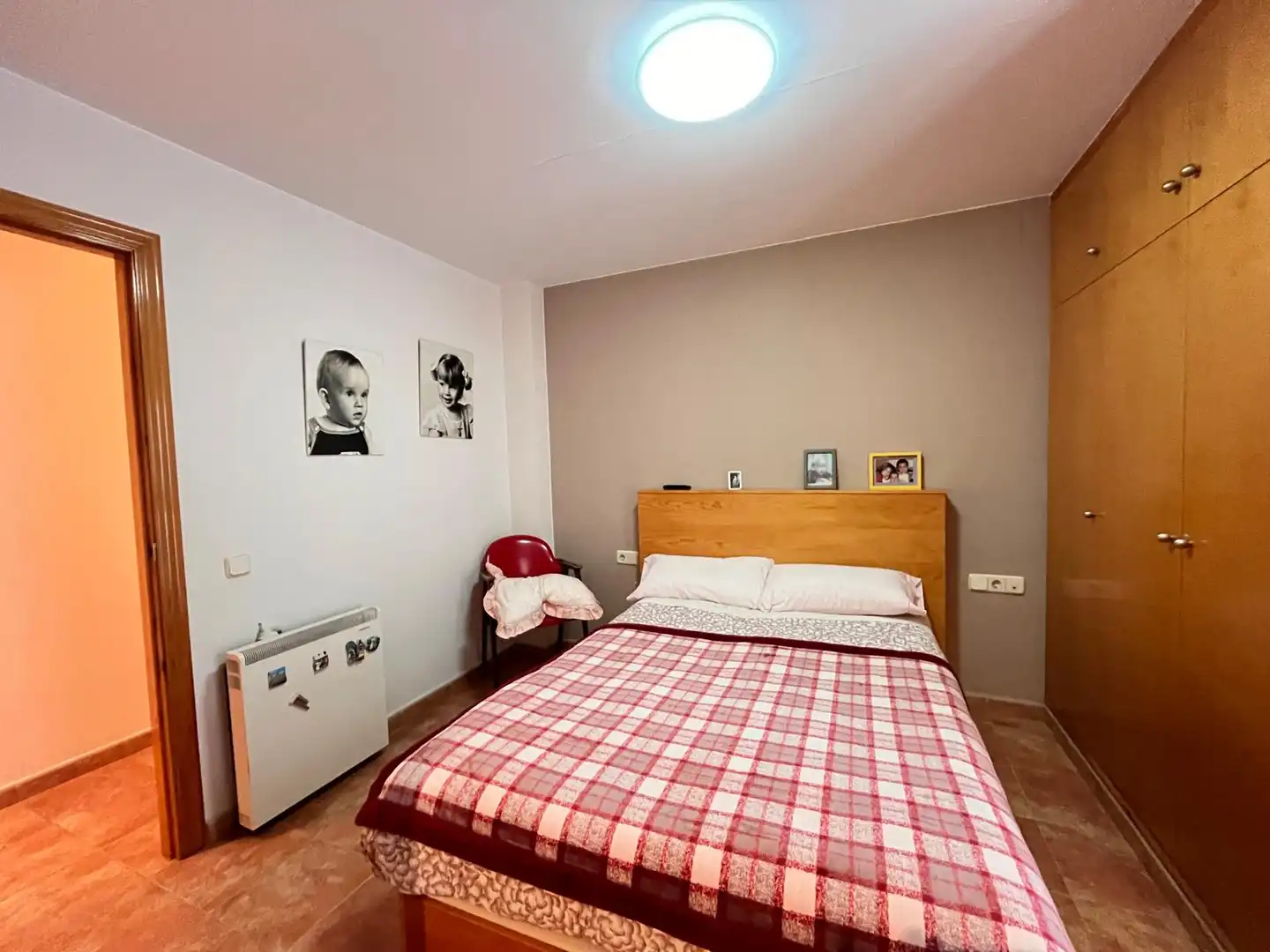 Habitación de Casa o chalet en venta en Vilanova i la Geltrú con Calefacción, Terraza y Piscina