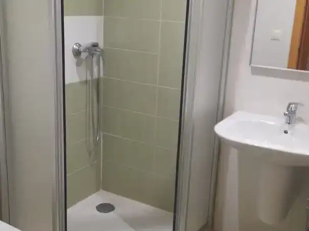 Baño de Piso para compartir en Soria Capital  con Jardín privado, Trastero y Piscina