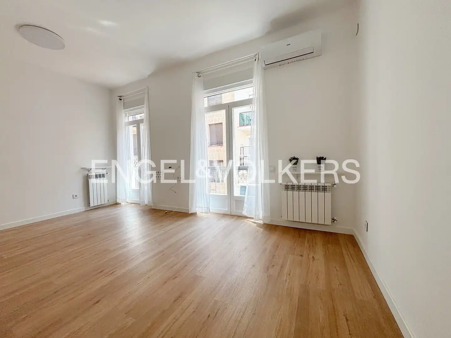 Sala de estar de Piso de alquiler en Madrid con Aire acondicionado, Calefacción y Balcón