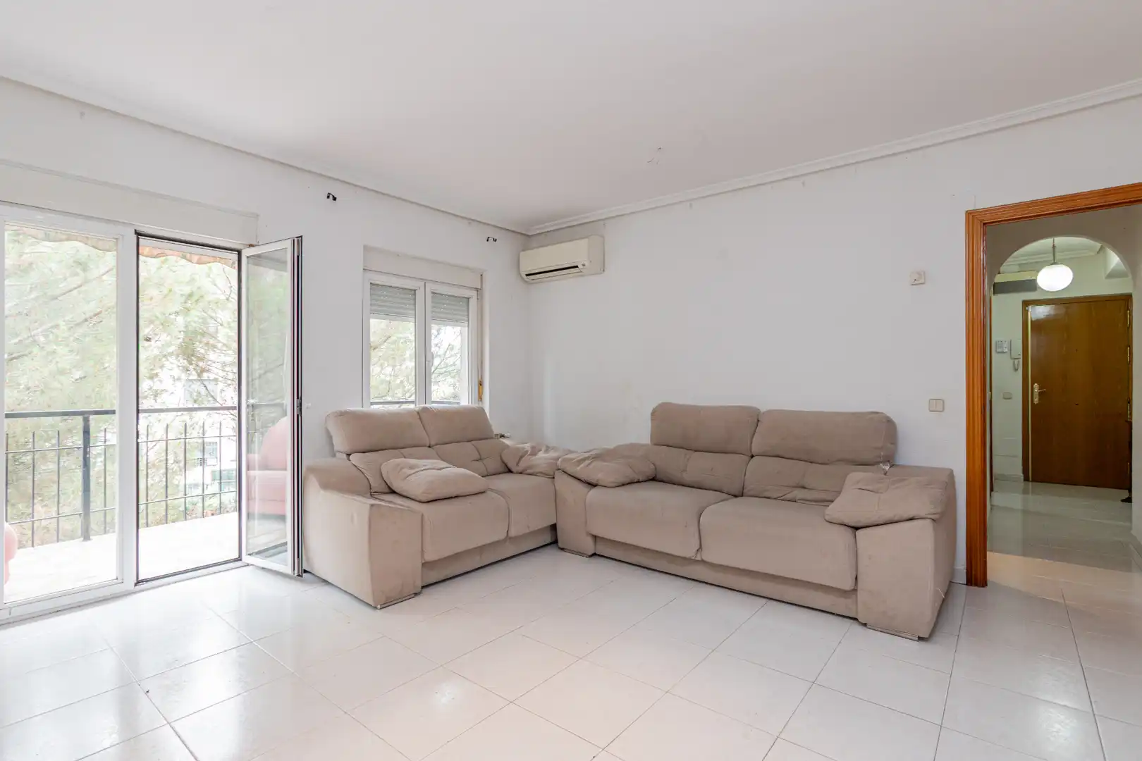 Sala de estar de Dúplex en venta en Collado Villalba con Calefacción, Terraza y Piscina comunitaria