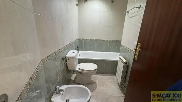 Baño de Piso en venta en Figueres con Aire acondicionado, Calefacción y Trastero