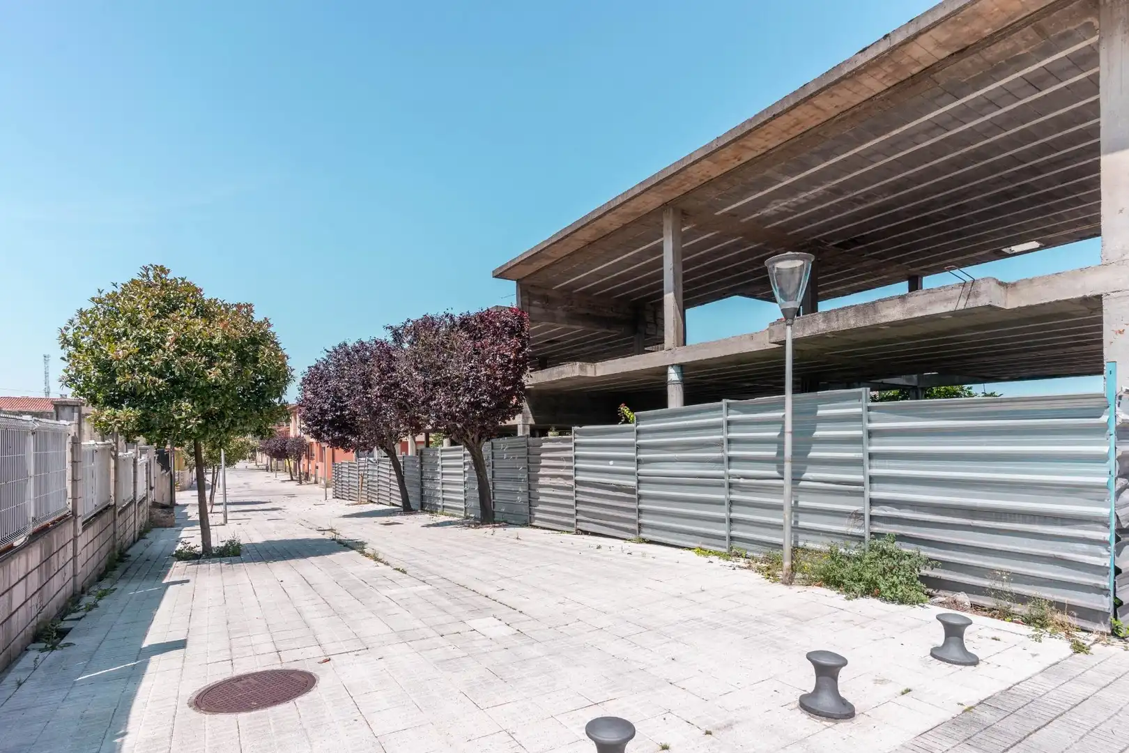 Vista exterior de Edifici en venda en Gijón 
