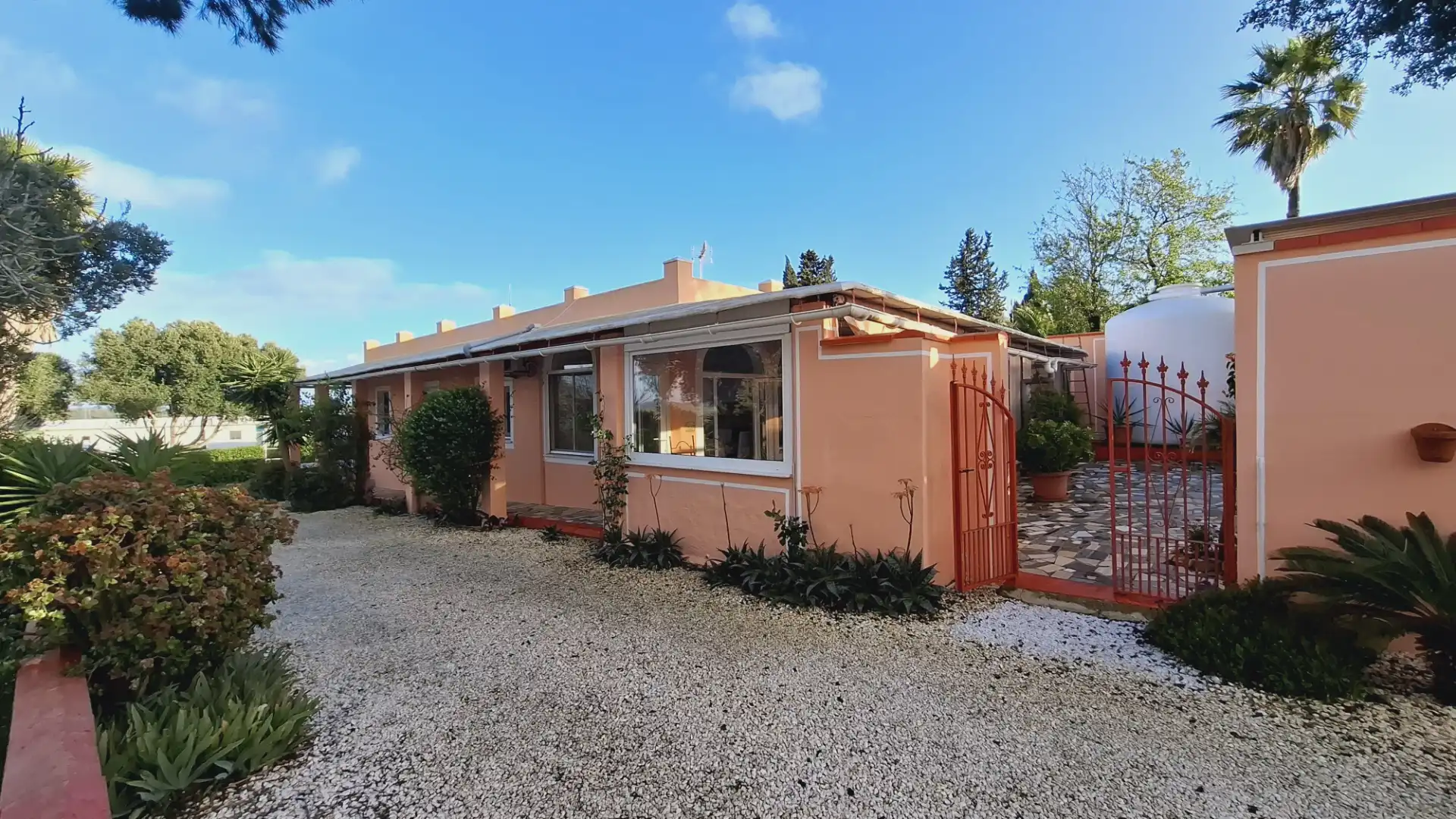 Vista exterior de Casa o xalet en venda en Chiclana de la Frontera