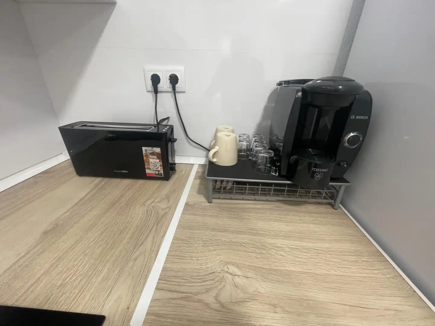 Kitchen of Flat for share in Cartagena  with Air Conditioner, Heating and Furnished