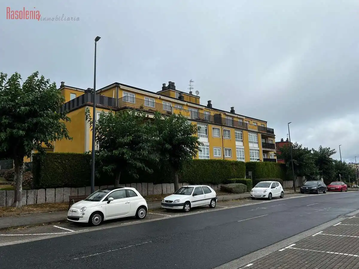 Vista exterior de Pis en venda en A Coruña Capital  amb Calefacció, Traster i Balcó