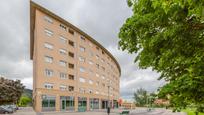 Vista exterior de Pis en venda en  Pamplona / Iruña amb Calefacció, Jardí privat i Parquet