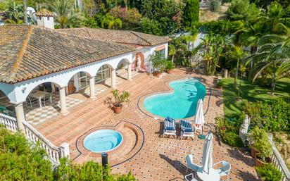 Piscina de Casa o xalet en venda en Marbella amb Aire condicionat, Jardí privat i Terrassa