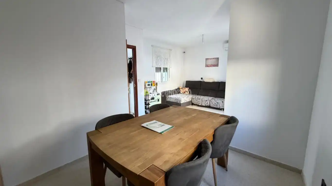 Casa aparellada en venda a Albaida del Aljarafe, imagen 4